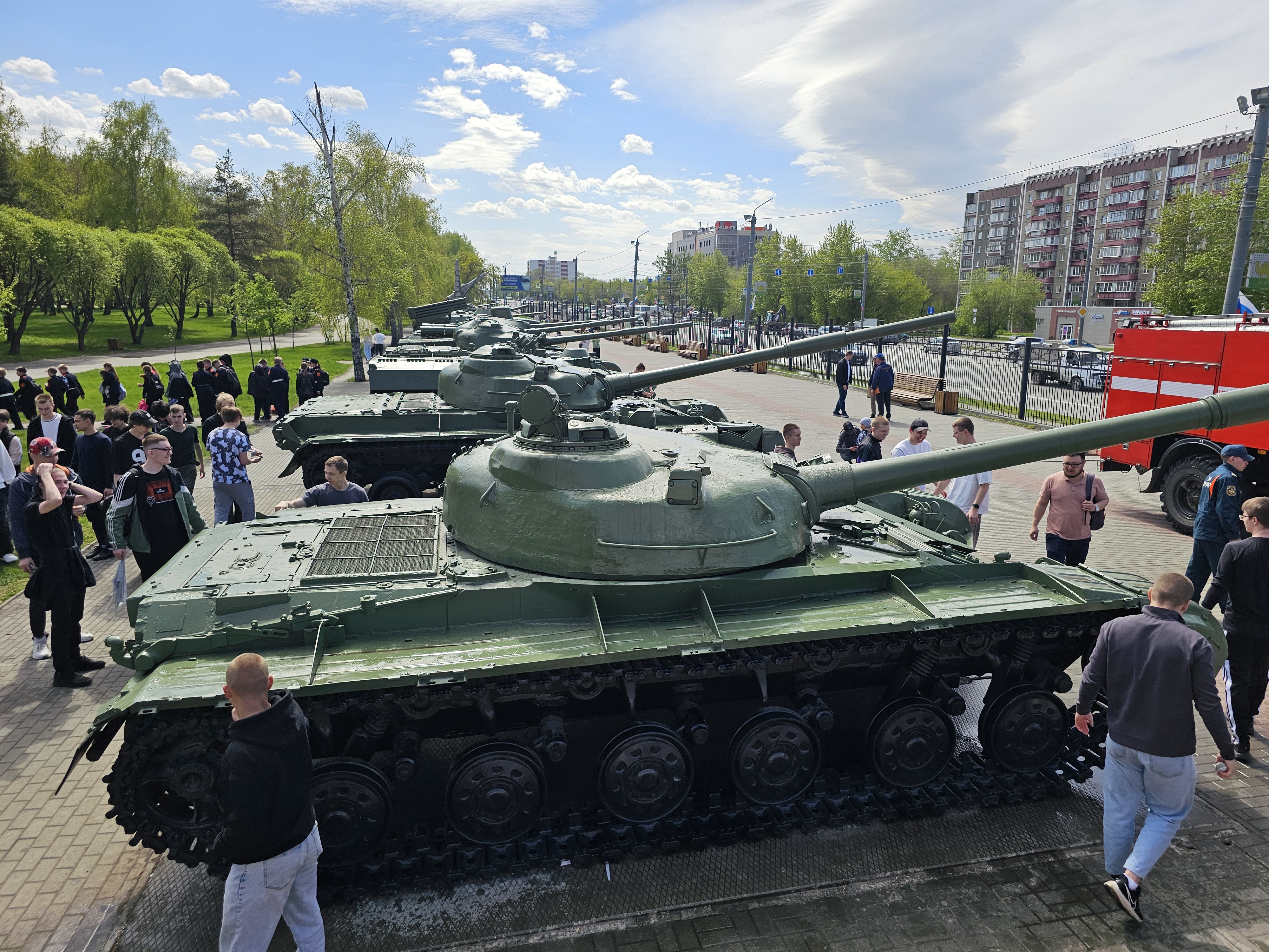 Тракторозаводский район продолжает готовиться ко Дню Победы