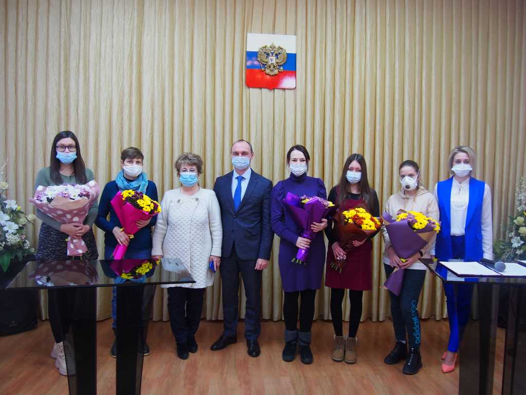 В Тракторозаводском отделе ЗАГС состоялось торжественное вручение свидетельств о рождении