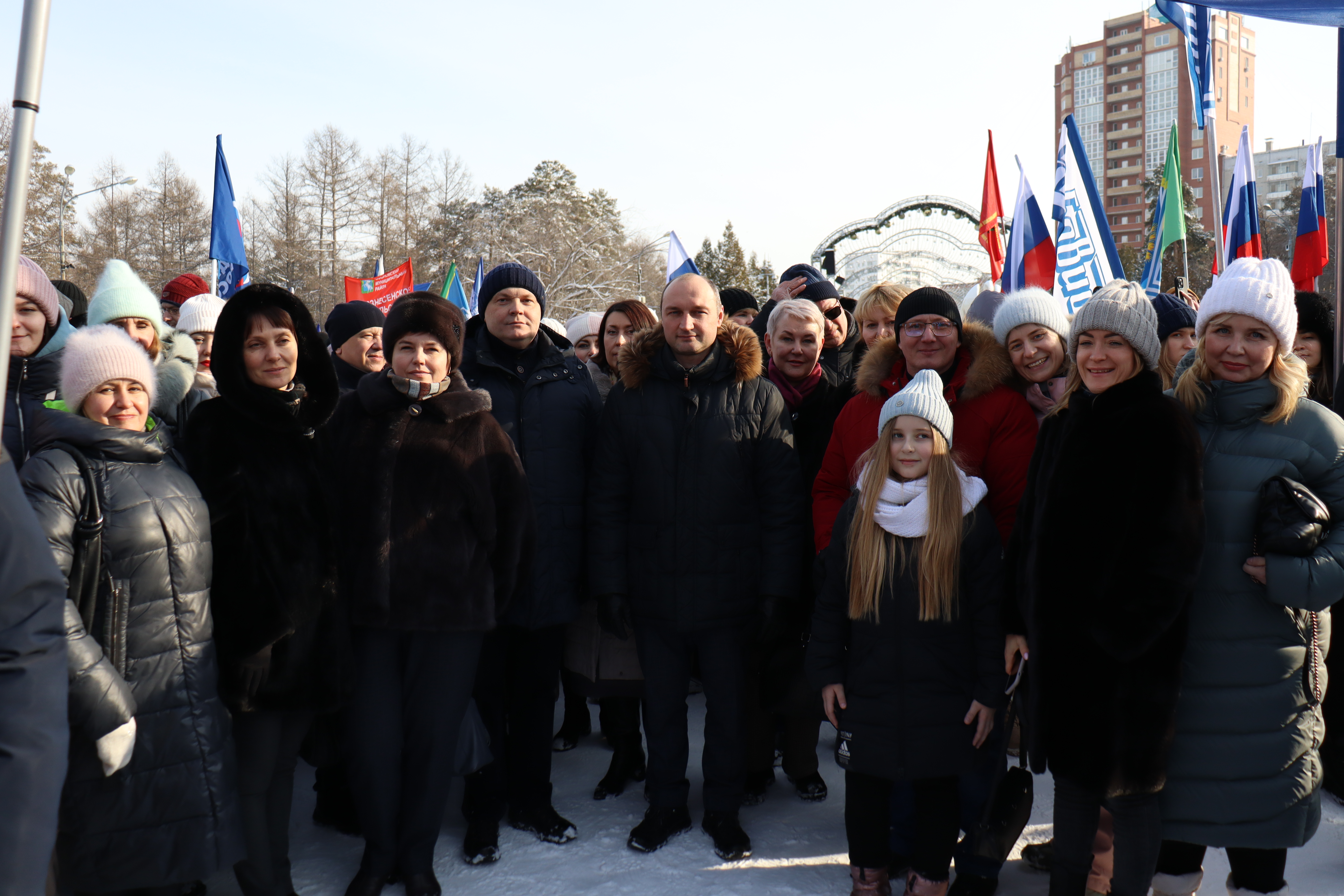 Тракторозаводский район принял участие в митинге-концерте «Слава защитникам Отечества» 