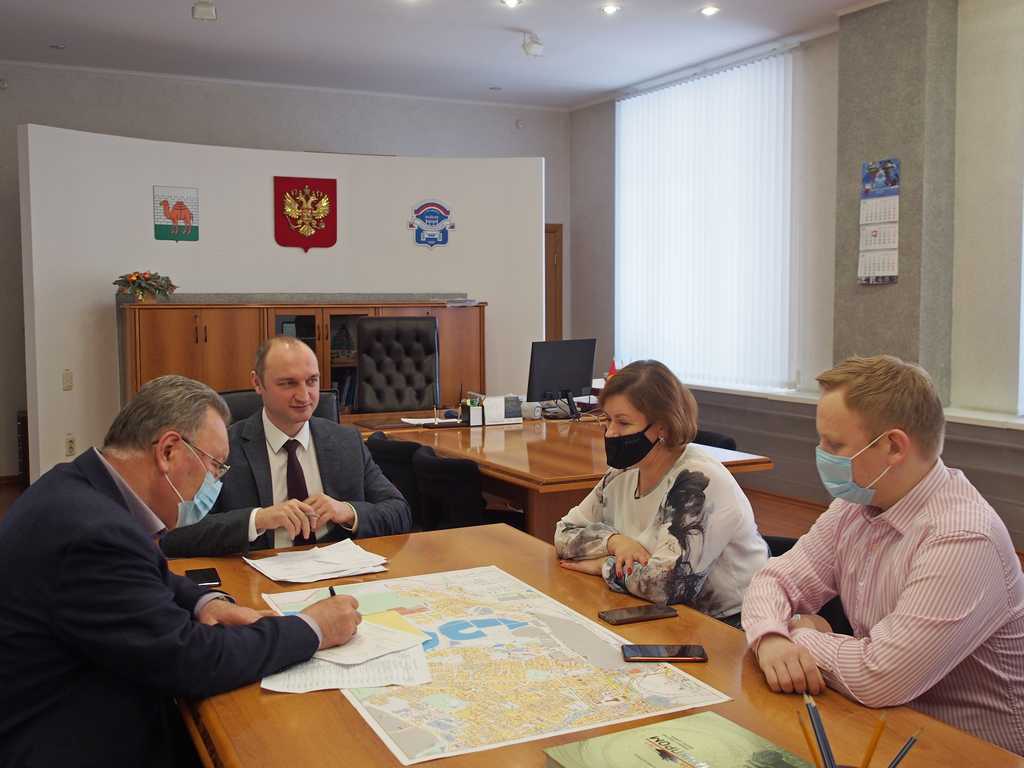 Глава района Юрий Кузнецов обозначил цели волонтёрского движения «Волонтёры ЧТЗ»
