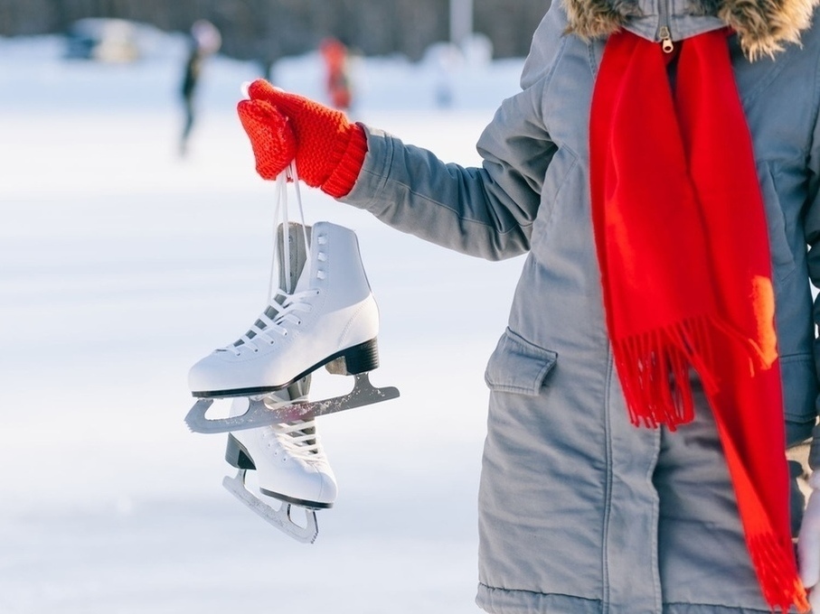 В Челябинске открыт сезон массового катания на коньках