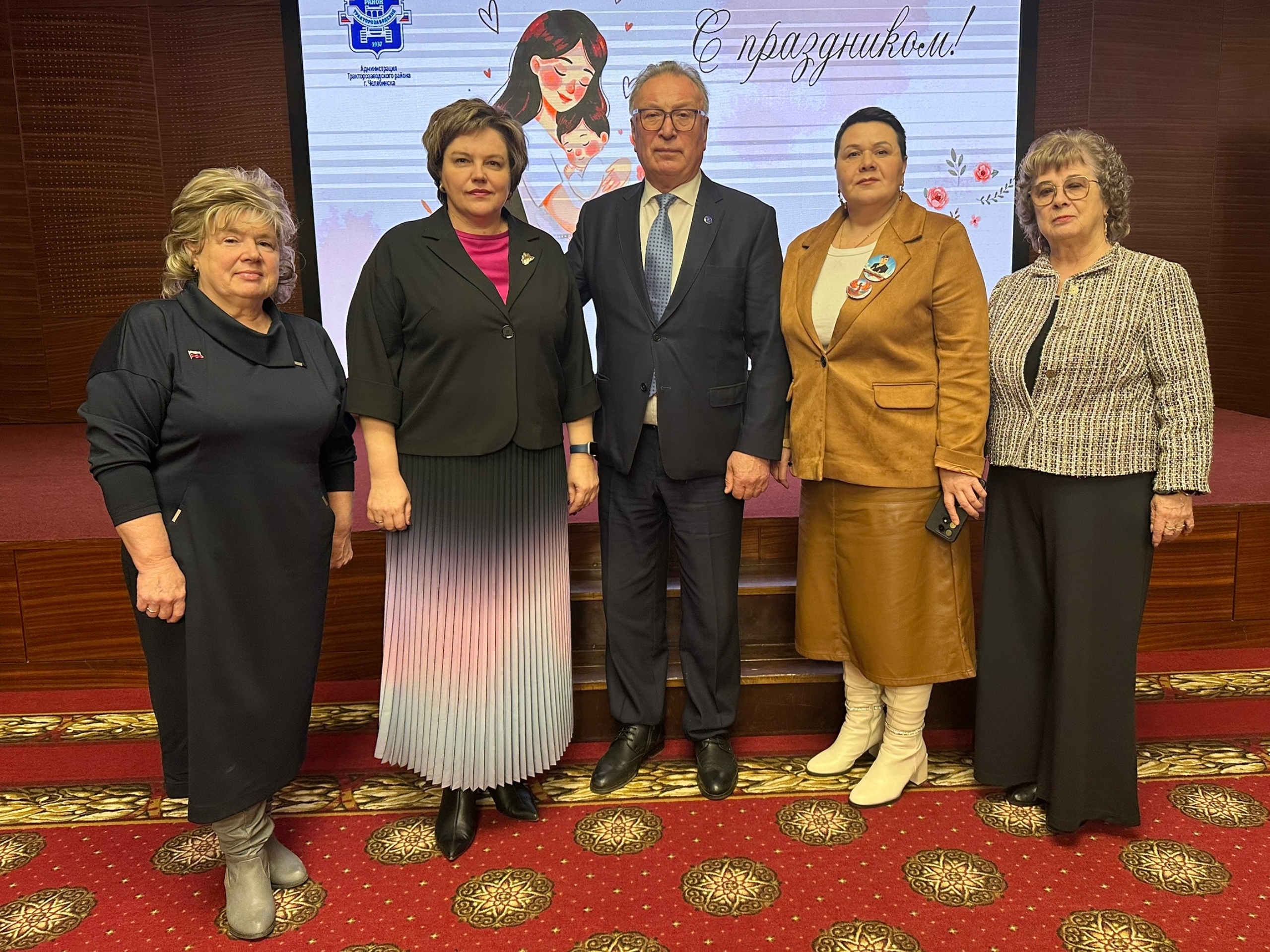 «Объятия матери сотканы из нежности, и дети в них крепко спят»