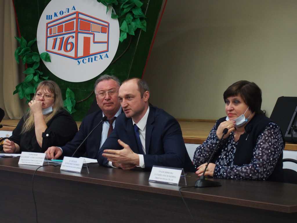 Глава района Юрий Кузнецов принял участие в обсуждении инициативного проекта строительства и благоустройства нового сквера в Чурилово