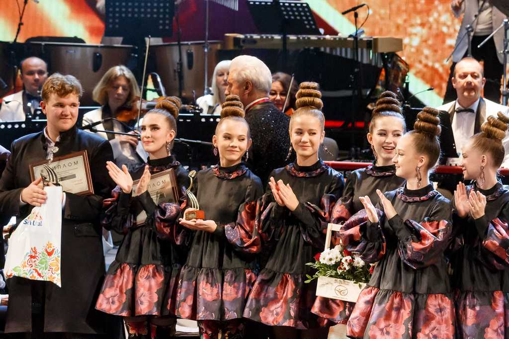 Гран-при конкурса молодых исполнителей Уральского Федерального округа «Песня не знает границ» осталось в Челябинске