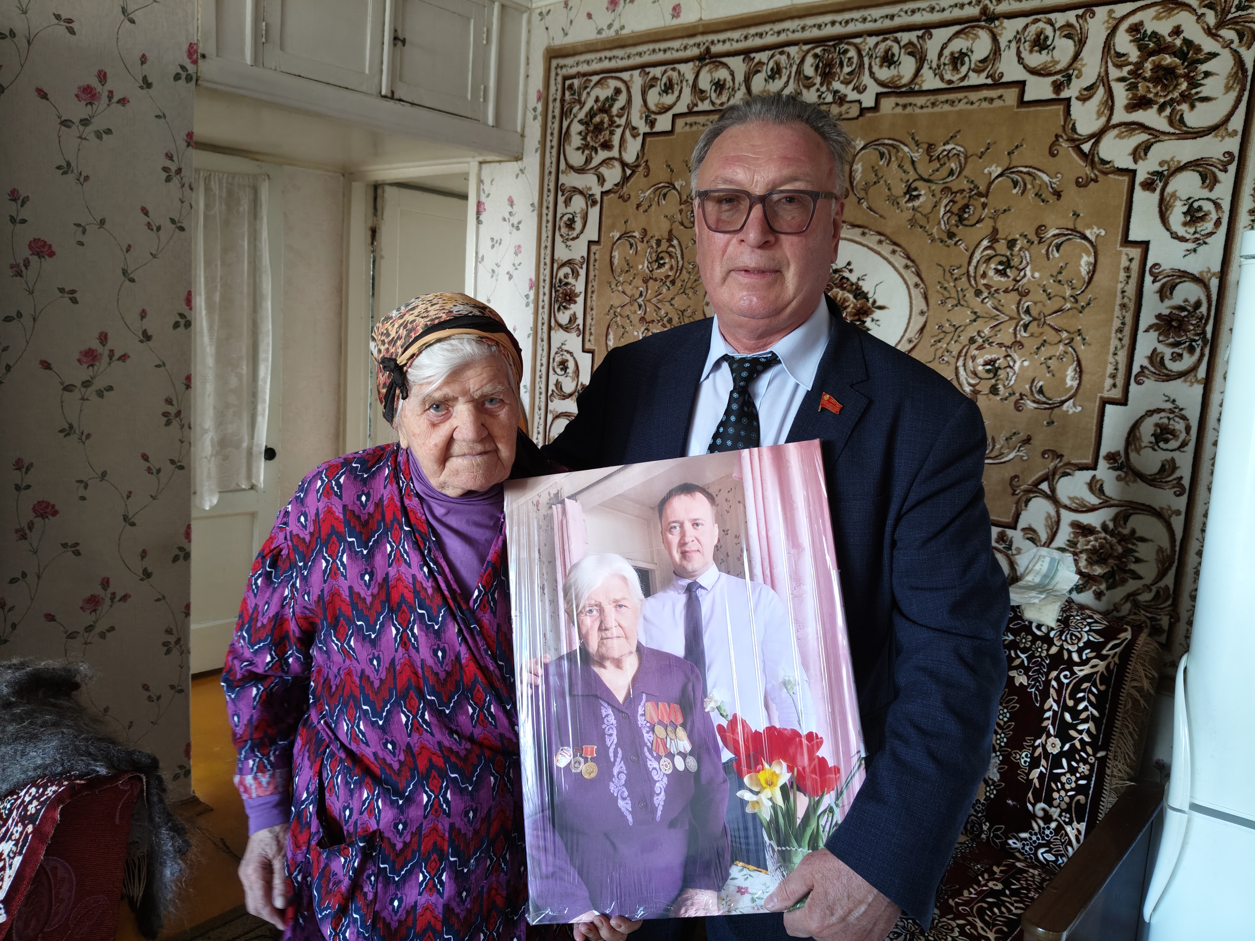Тружениц тыла и вдов участников Великой Отечественной войны поздравили с Днем Победы