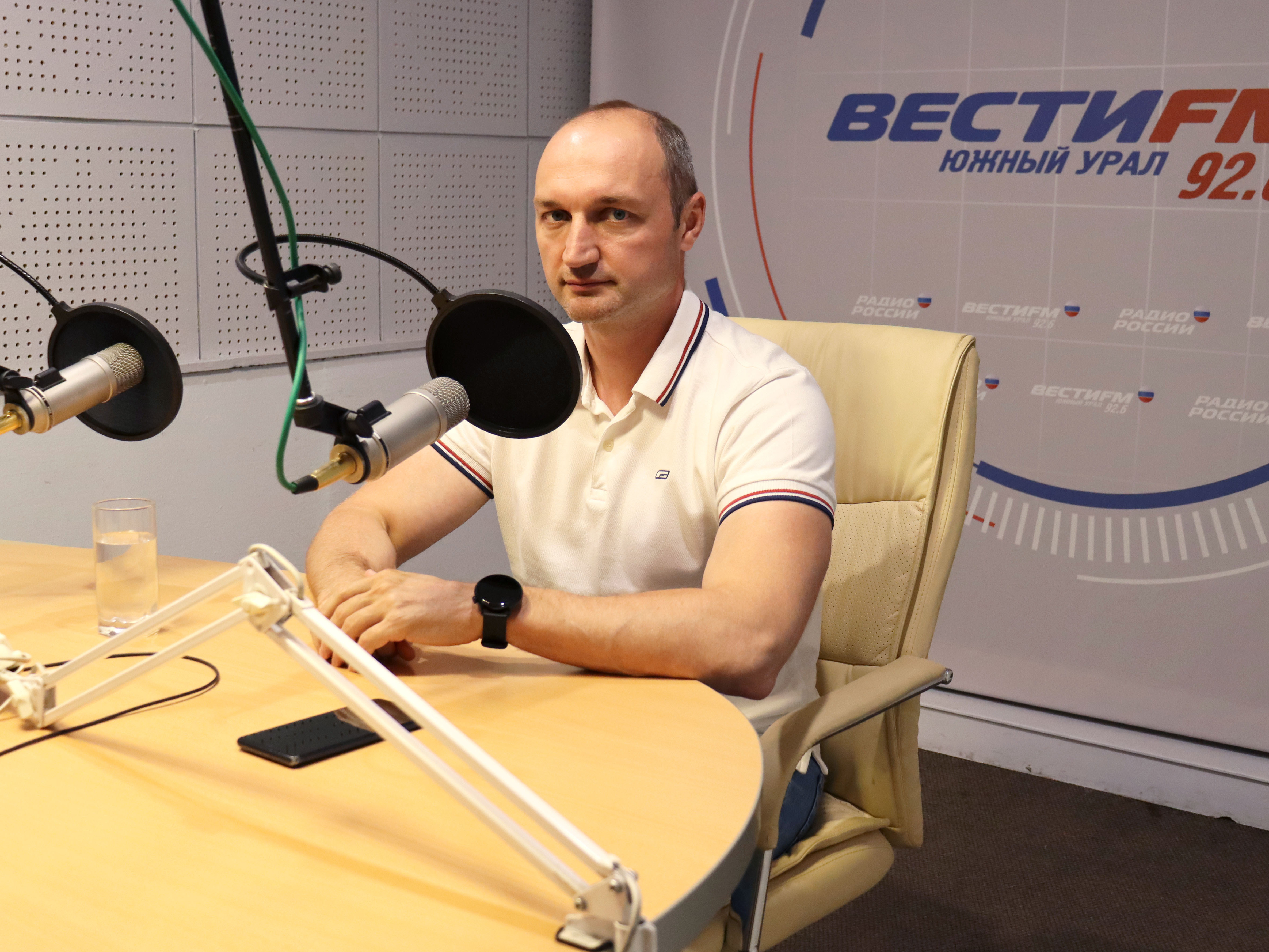 Глава района Юрий Кузнецов в радиоэфире «Радио России – Южный Урал» (97.8FM) рассказал о благоустройстве и развитии района