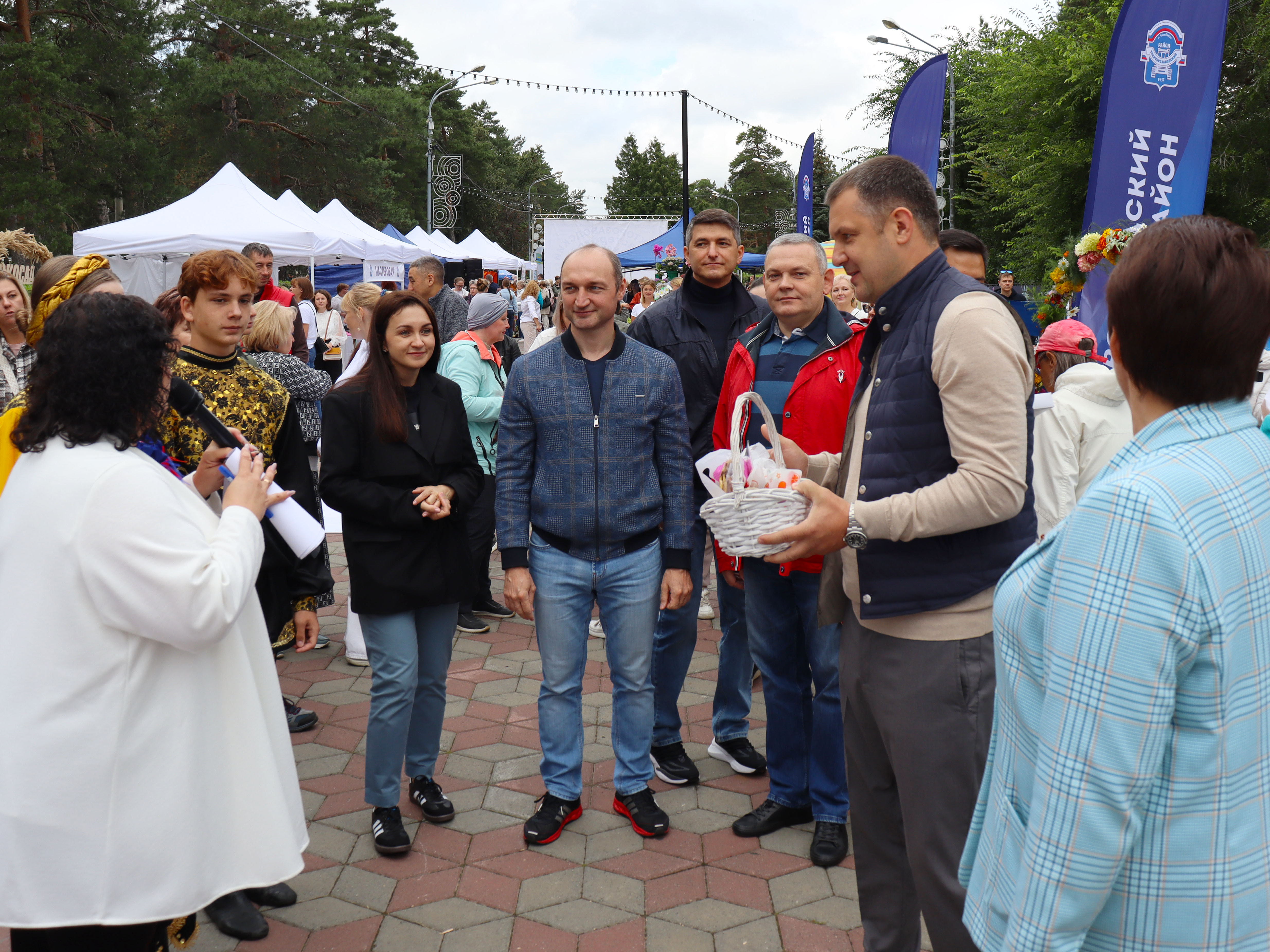 Тракторозаводский район принял участие в XXI Выставке цветов и плодов