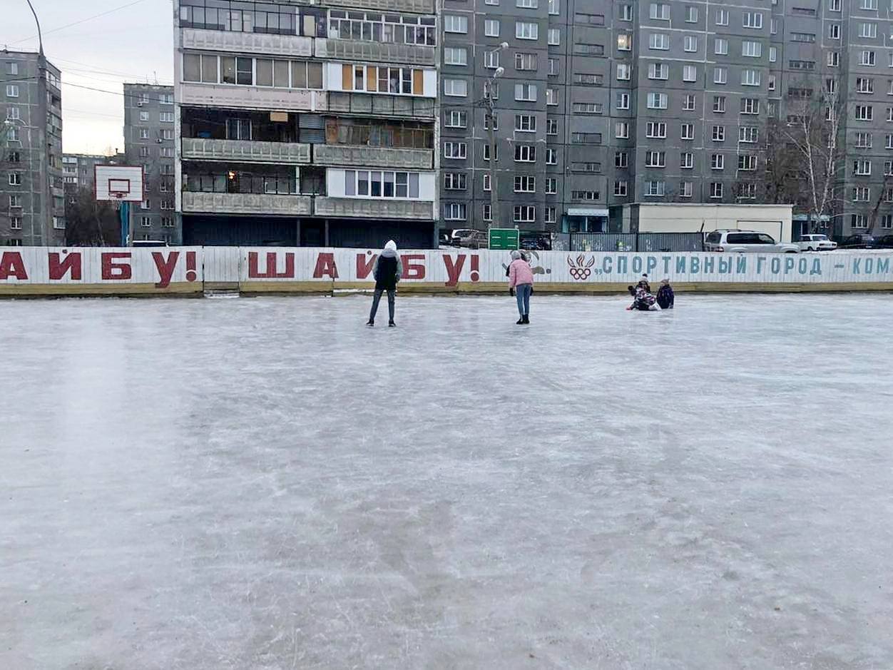Хоккейные корты в Тракторозаводском районе открыты