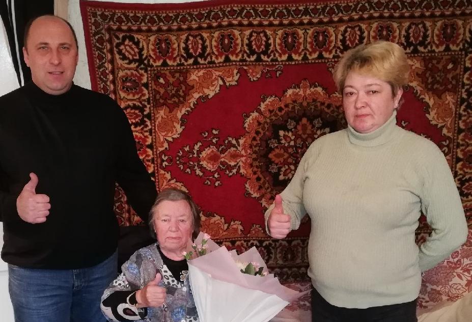 Поздравление жителя Тракторозаводского района с юбилеем