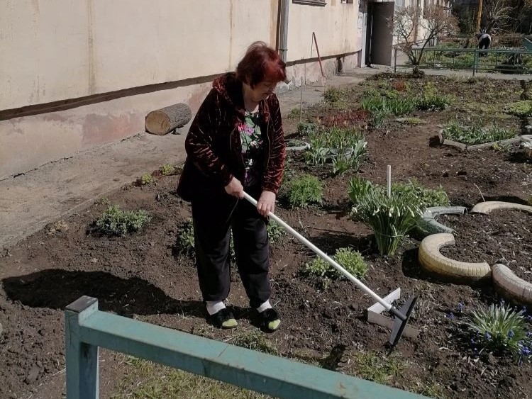 Чистота начинается с нас: Комитет ТОС № 11 вышел на субботник!