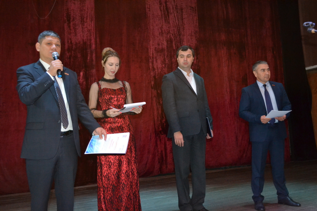 Депутаты района поздравили своих избирателей  с Международным днем пожилых людей