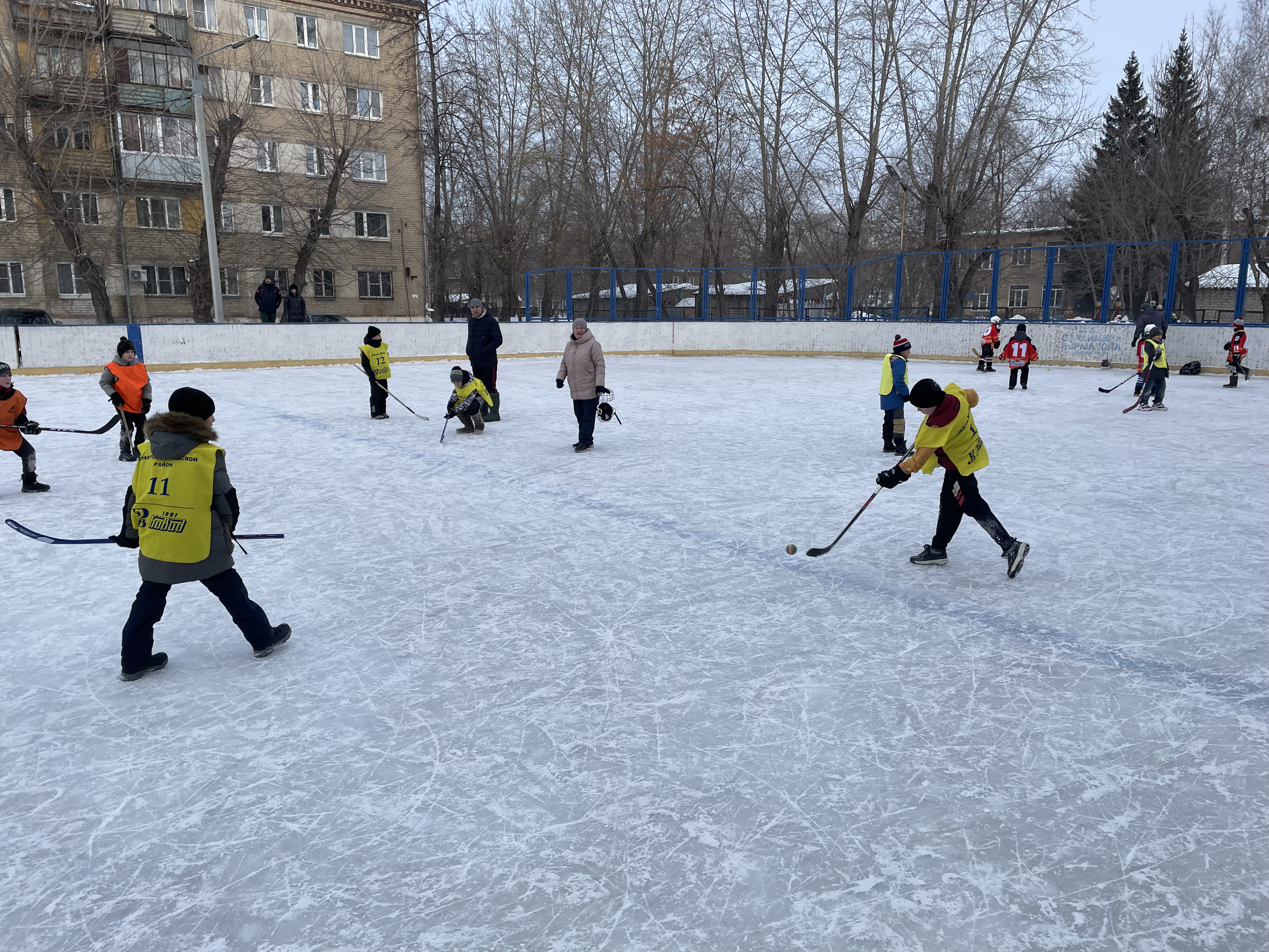 В Тракторозаводском районе завершились игры турнира по хоккею «Золотая шайба» сезона 2022-2023.