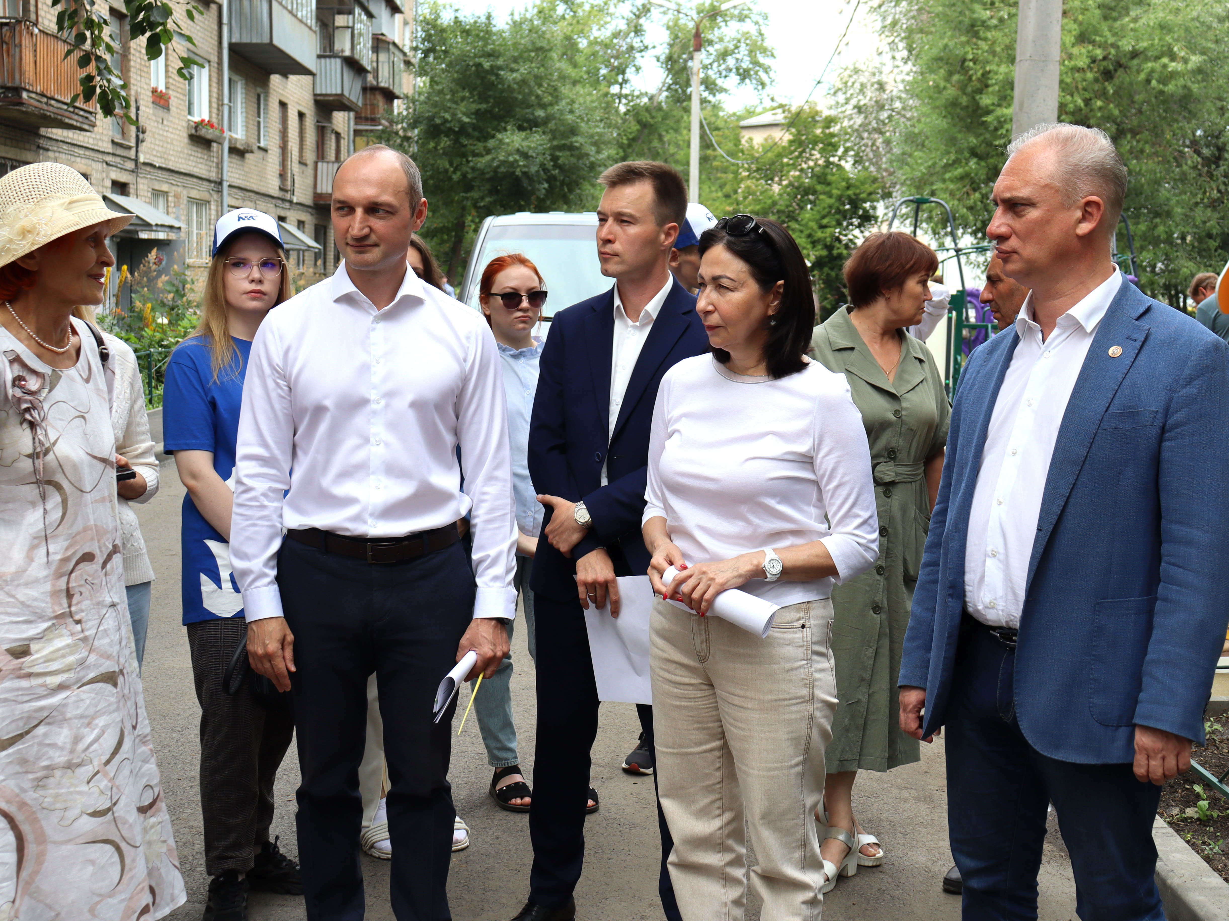 Глава города Наталья Котова посетила объекты благоустройства Тракторозаводского района