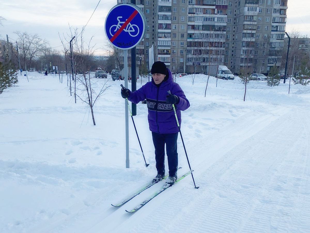 Жители Тракторозаводского района опробовали лыжню в парке «Дружбы»