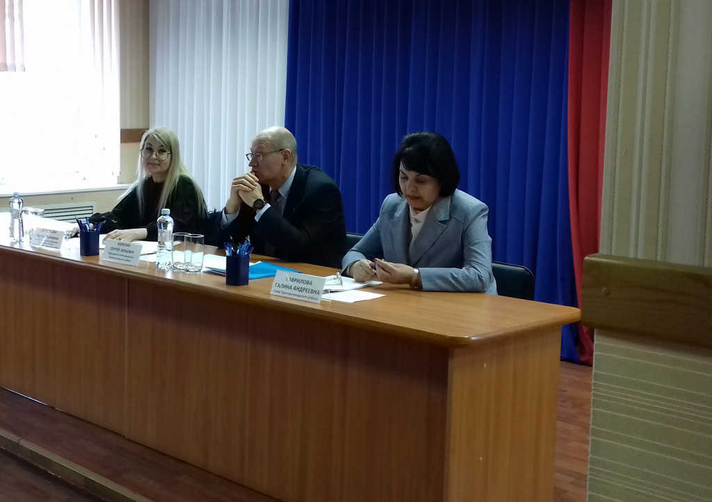 25 апреля 2019 года состоялось очередное 43-е заседание Совета депутатов Тракторозаводского района