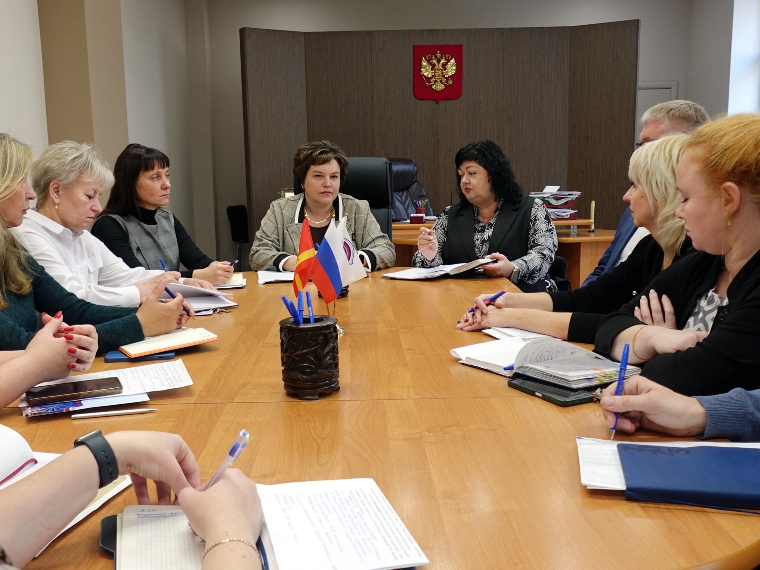 Состоялось еженедельное аппаратное совещание с руководителями структурных подразделений Администрации района Состоялось еженедельное аппаратное совещание с руководителями структурных подразделений Администрации района