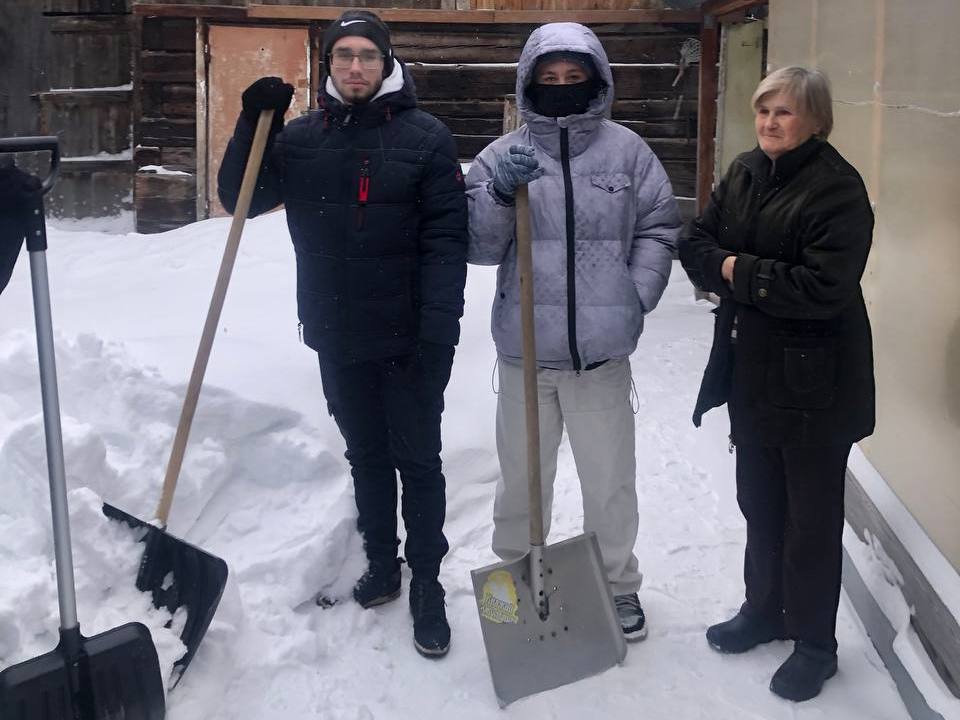 Волонтёры в борьбе со снегом